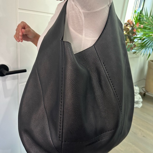 Alexander McQueen Shoulder Bag w/ dust bag (pristine condition) Leather - Picture 4 of 6